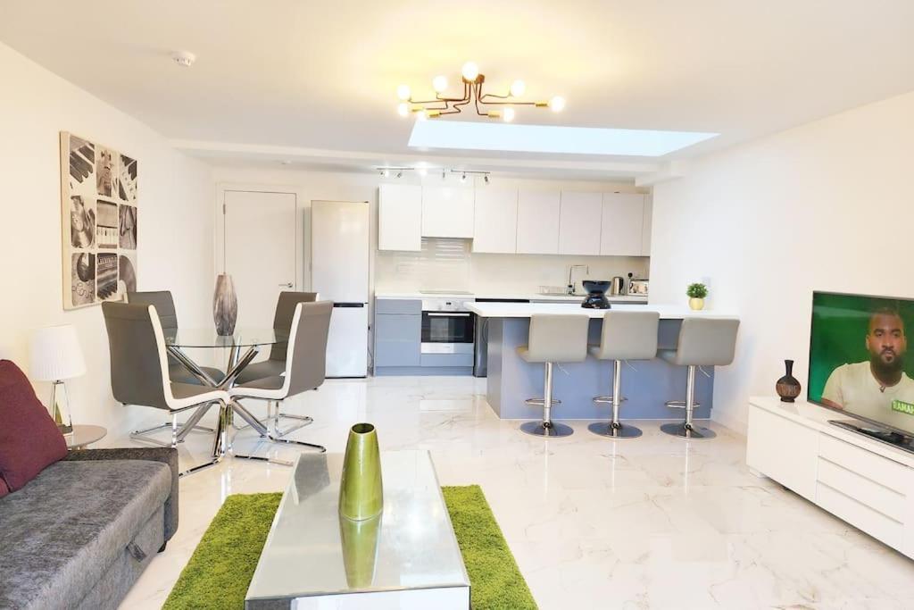 Paradigm House, Stunning 2-Bedroom Apartment 1, Free Parking, אוקספורד מראה חיצוני תמונה